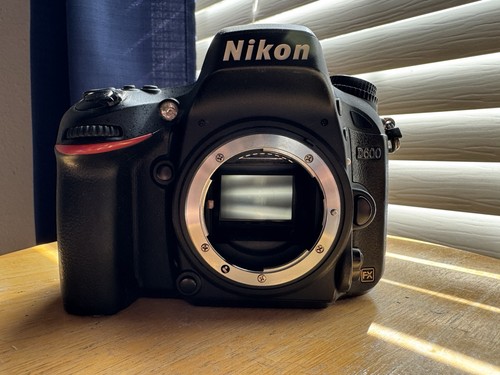 Leggi fotocamera dslr nikon - dslr,